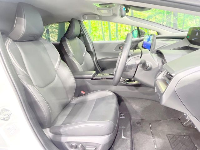 運転席シート廻りは使用感も少なく、良好な状態となっています。丁寧に使われていたことがよくわかりますね。