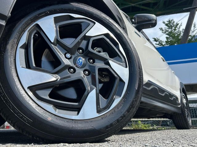 �y����18�C���`�A���~�z�C�[���z�O�ςɃ}�b�`���������A���~�z�C�[���𑕒����Ă���܂��B�e��ЊO�A���~�z�C�[����A�X�^�b�h���X�^�C�����戵�����Ă���܂��B���񂲑��k����������
