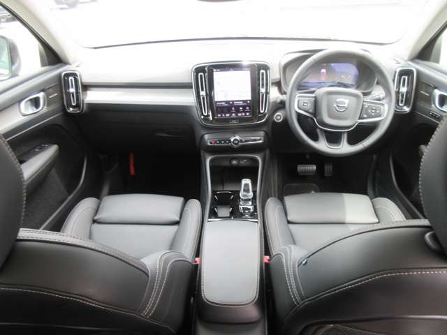 XC40ウルトラ B4 AWD 4WD