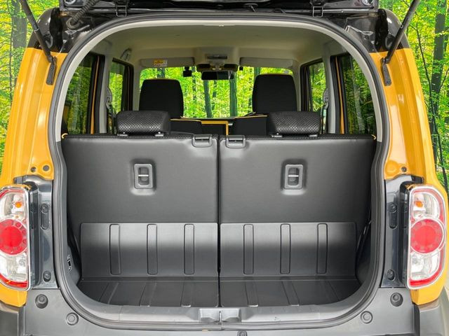 普段のお買い物や通勤、送迎等に十分な荷室スペースを確保しております。セカンドシートを倒すと、大きな荷物の積載も可能です♪
