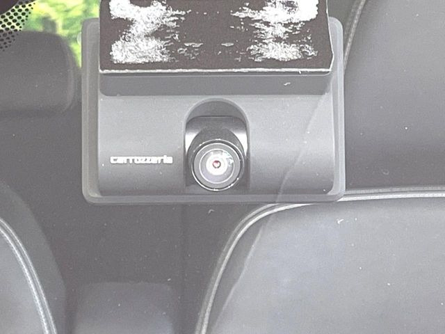 【ドライブレコーダー】ドライブレコーダー装備!走行中はもちろん、あおり運転や事故に遭遇した際、映像で記録し、万一のリスクに備えます。※記録用SDカードはお客様ご自身でご準備いただく必要があります。