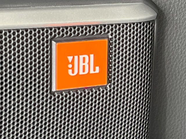 �yJBL�T�E���h�V�X�e���z���[�J�[�I�v�V�����̍��i�ʃT�E���h�V�X�e���𓋍ځB��p�̃`���[�j���O���{���ꂽ�召�l�X�ȃX�s�[�J�[����ǎ��ȃT�E���h���t�ł��A�Տꊴ���ӂ�鉹����Ԃ����o���܂��B