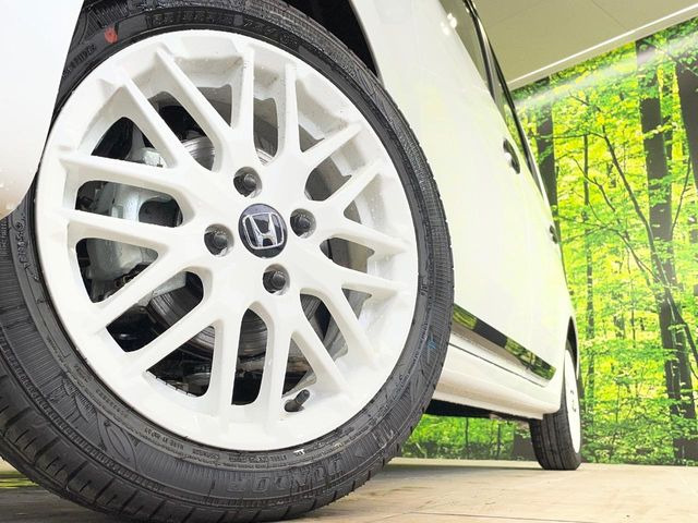 �y����15�C���`�A���~�z�C�[���z�O�ςɃ}�b�`���������A���~�z�C�[���𑕒����Ă���܂��B�e��ЊO�A���~�z�C�[����A�X�^�b�h���X�^�C�����戵�����Ă���܂��B���񂲑��k����������
