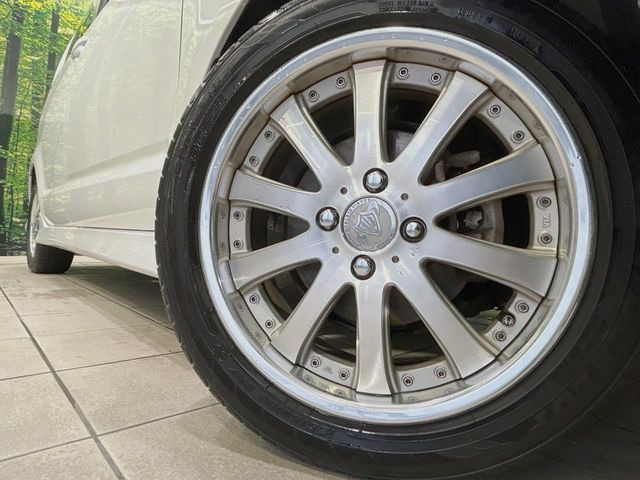 �y16�C���`�A���~�z�C�[���z�O�ςɃ}�b�`�����A���~�z�C�[���𑕒����Ă���܂��B�e��A���~�z�C�[����A�X�^�b�h���X�^�C�����戵�����Ă���܂��B���񂲑��k����������
