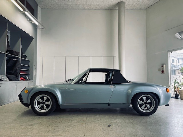 914