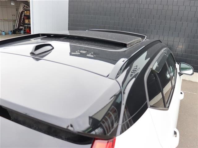 XC40B4 AWD Rデザイン 4WD