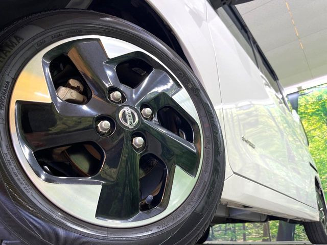 �y����14�C���`�A���~�z�C�[���z�O�ςɃ}�b�`���������A���~�z�C�[���𑕒����Ă���܂��B�e��ЊO�A���~�z�C�[����A�X�^�b�h���X�^�C�����戵�����Ă���܂��B���񂲑��k����������