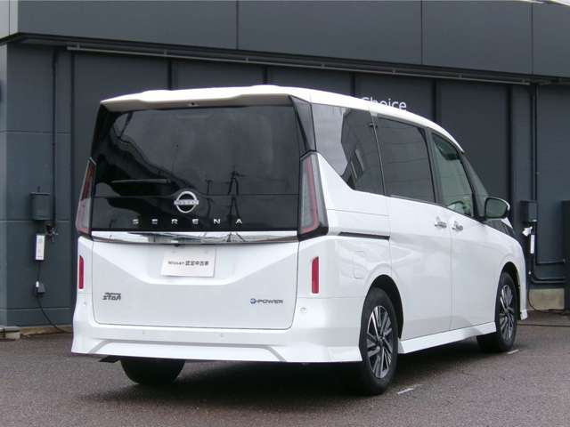 セレナ1.4 e-POWER ハイウェイスターV