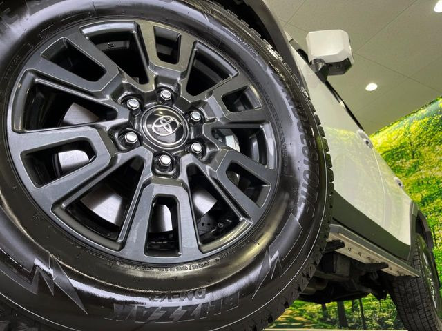 �y����18�C���`�A���~�z�C�[���z�O�ςɃ}�b�`���������A���~�z�C�[���𑕒����Ă���܂��B�e��ЊO�A���~�z�C�[����A�X�^�b�h���X�^�C�����戵�����Ă���܂��B���񂲑��k����������