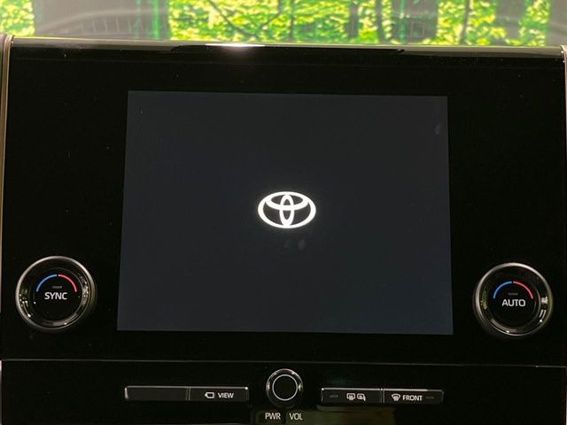 �y����9.8�C���` �f�B�X�v���C�I�[�f�B�I�z���ʂ̃f�B�X�v���C��AppleCarPlay��AndroidAuto�����p�\�B�傫�ȉ�ʂŃX�}�z�i�r�A�v���������p���������܂���
