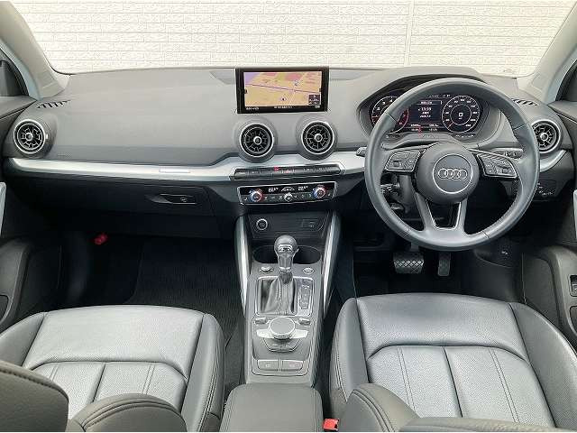 Q21.0 TFSI スポーツ