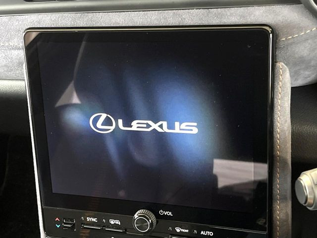 �y9.8�C���` �f�B�X�v���C�I�[�f�B�I�z���ʂ̃f�B�X�v���C��AppleCarPlay��AndroidAuto�����p�\�B�傫�ȉ�ʂŃX�}�z�i�r�A�v���������p���������܂���