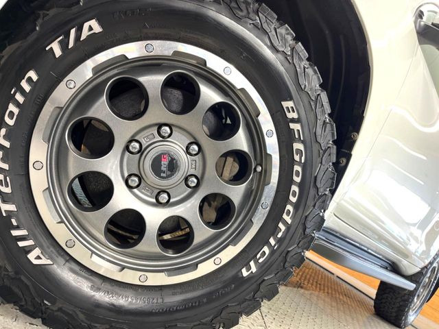 �y17�C���`�A���~�z�C�[���z�O�ςɃ}�b�`�����A���~�z�C�[���𑕒����Ă���܂��B�e��A���~�z�C�[����A�X�^�b�h���X�^�C�����戵�����Ă���܂��B���񂲑��k����������