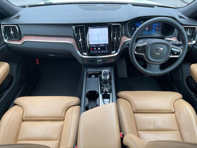 V60アルティメット B4 ダーク エディション