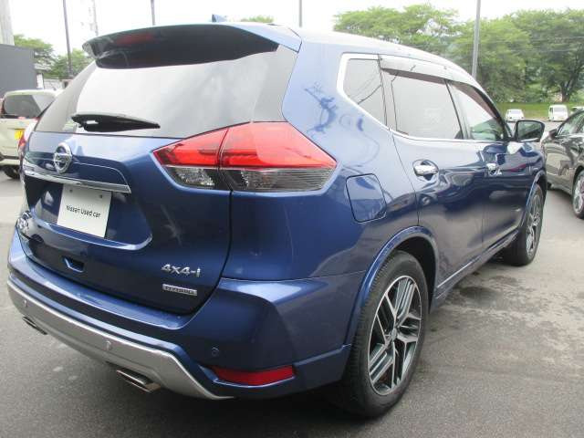 エクストレイル2.0 AUTECH ハイブリッド 4WD