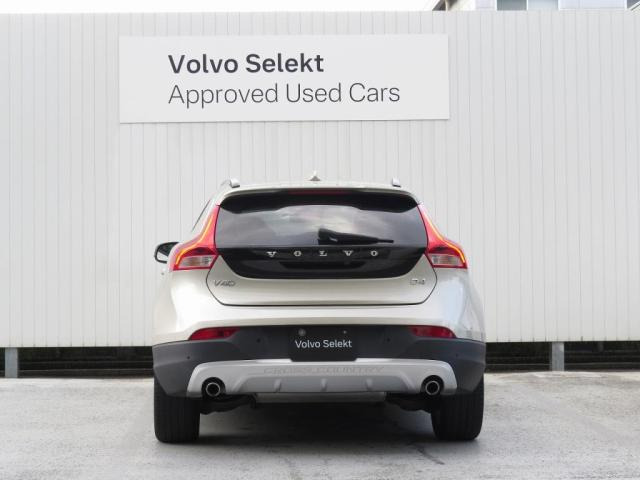 V40クロスカントリーD4 モメンタム ディーゼル