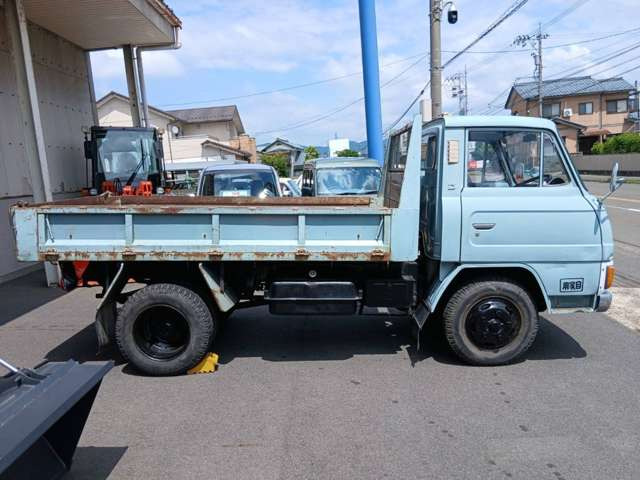 キャンターダンプ