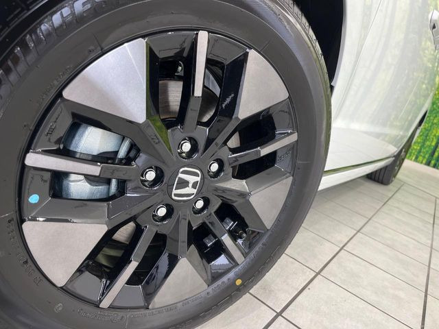 �y����16�C���`�A���~�z�C�[���z�O�ςɃ}�b�`���������A���~�z�C�[���𑕒����Ă���܂��B�e��ЊO�A���~�z�C�[����A�X�^�b�h���X�^�C�����戵�����Ă���܂��B���񂲑��k����������