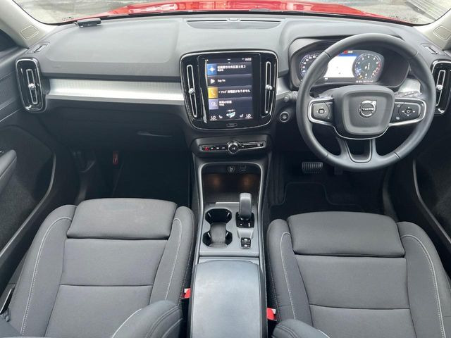 XC40B4 AWD Rデザイン 4WD