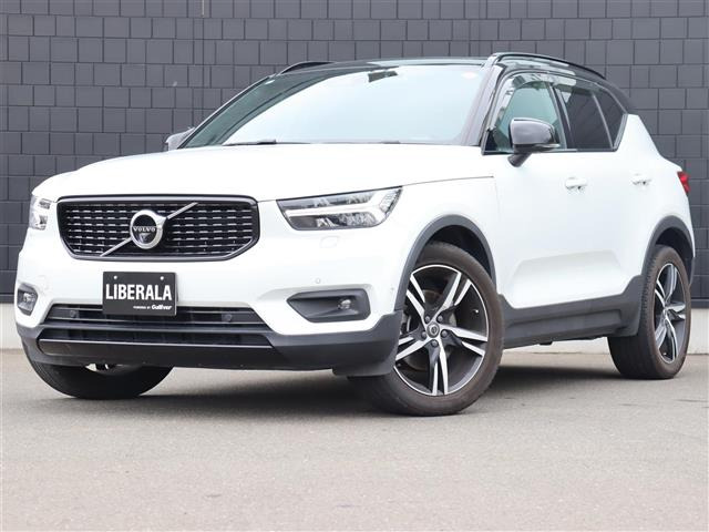 XC40B4 AWD Rデザイン 4WD