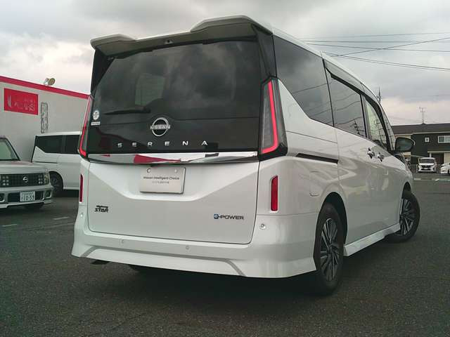 セレナ1.4 e-POWER ハイウェイスターV