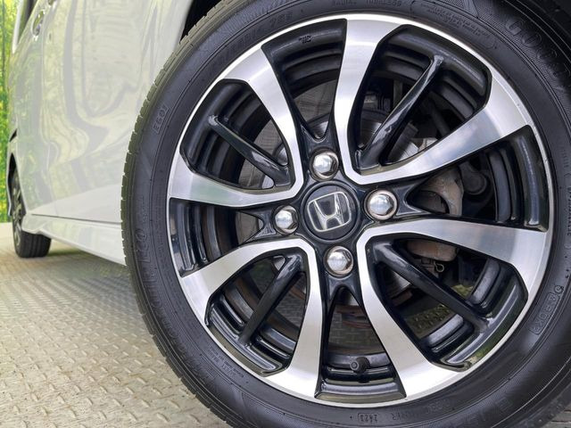 �y����14�C���`�A���~�z�C�[���z�O�ςɃ}�b�`���������A���~�z�C�[���𑕒����Ă���܂��B�e��ЊO�A���~�z�C�[����A�X�^�b�h���X�^�C�����戵�����Ă���܂��B���񂲑��k����������