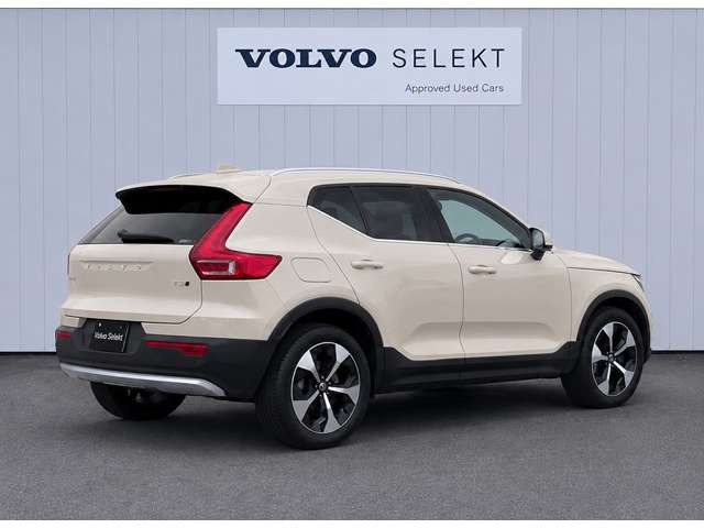XC40ウルトラ B4 AWD 4WD