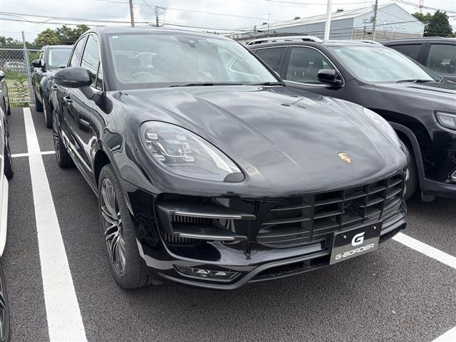 マカンターボ PDK 4WD