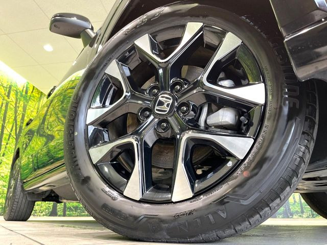 �y����18�C���`�A���~�z�C�[���z�O�ςɃ}�b�`���������A���~�z�C�[���𑕒����Ă���܂��B�e��ЊO�A���~�z�C�[����A�X�^�b�h���X�^�C�����戵�����Ă���܂��B���񂲑��k����������