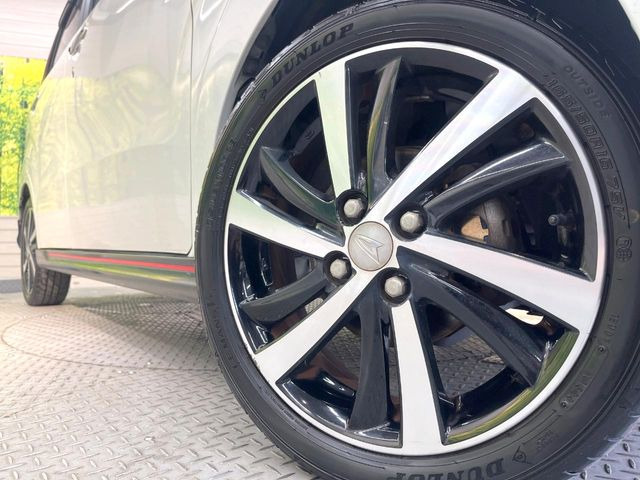 �y�����A���~�z�C�[���z�O�ςɃ}�b�`���������A���~�z�C�[���𑕒����Ă���܂��B�e��ЊO�A���~�z�C�[����A�X�^�b�h���X�^�C�����戵�����Ă���܂��B���񂲑��k����������