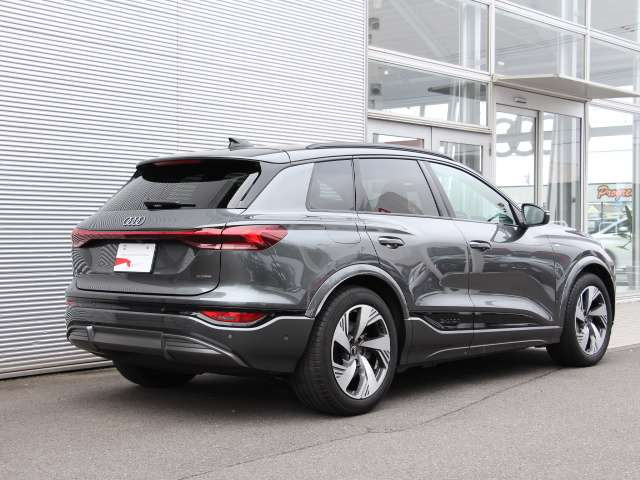 Q6 e-tronクワトロ アドバンスト Sラインパッケージ 4WD