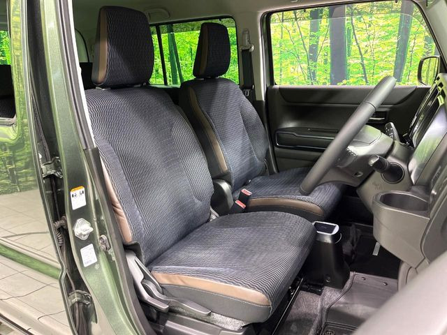 運転席シート廻りは使用感も少なく、良好な状態となっています。丁寧に使われていたことがよくわかりますね。