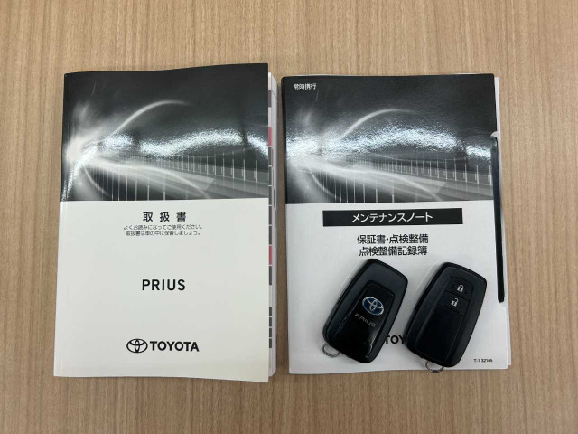 プリウス1.8 S セーフティ プラスII E-Four 4WD