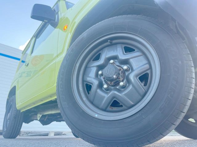 �y�����A���~�z�C�[���z�O�ςɃ}�b�`���������A���~�z�C�[���𑕒����Ă���܂��B�e��ЊO�A���~�z�C�[����A�X�^�b�h���X�^�C�����戵�����Ă���܂��B���񂲑��k����������