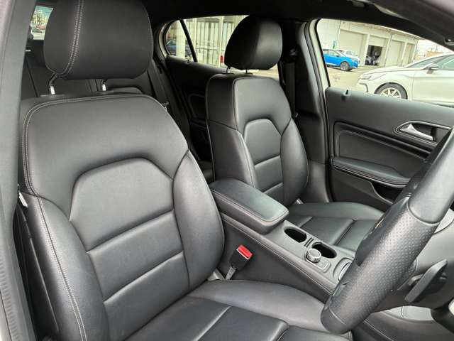 GLAクラスGLA220 4マチック 4WD