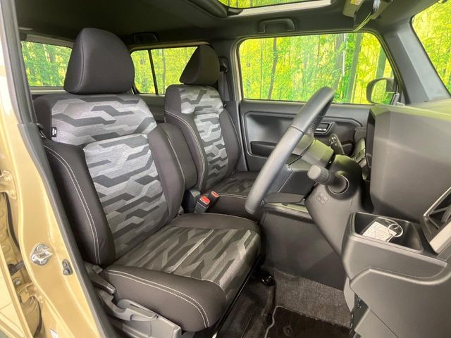 運転席シート廻りは使用感も少なく、良好な状態となっています。丁寧に使われていたことがよくわかりますね。