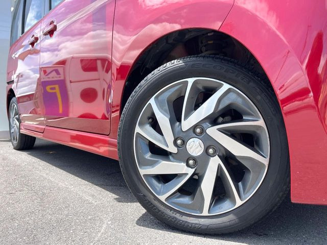 �y�����A���~�z�C�[���z�O�ςɃ}�b�`���������A���~�z�C�[���𑕒����Ă���܂��B�e��ЊO�A���~�z�C�[����A�X�^�b�h���X�^�C�����戵�����Ă���܂��B���񂲑��k����������