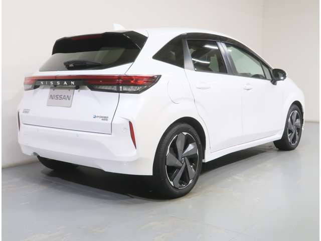 ノートオーラ1.2 G FOUR 4WD