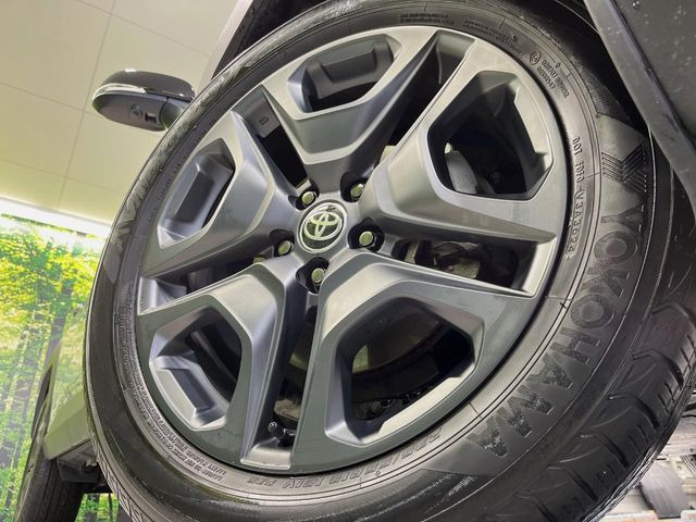 �y����19�C���`�A���~�z�C�[���z�O�ςɃ}�b�`���������A���~�z�C�[���𑕒����Ă���܂��B�e��ЊO�A���~�z�C�[����A�X�^�b�h���X�^�C�����戵�����Ă���܂��B���񂲑��k����������