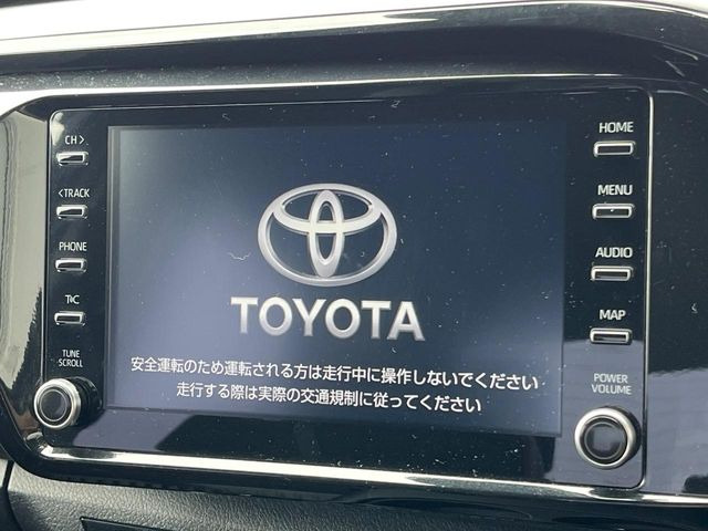 �y8�C���` �f�B�X�v���C�I�[�f�B�I�z���ʂ̃f�B�X�v���C��AppleCarPlay��AndroidAuto�����p�\�B�傫�ȉ�ʂŃX�}�z�i�r�A�v���������p���������܂���