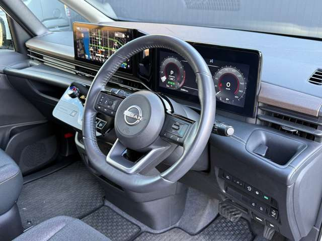 自社板金工場・陸運局指定整備工場も完備しております。納車時の点検・整備にもご安心下さい☆