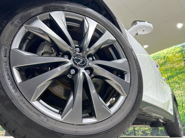 �y����18�C���`�A���~�z�C�[���z�O�ςɃ}�b�`���������A���~�z�C�[���𑕒����Ă���܂��B�e��ЊO�A���~�z�C�[����A�X�^�b�h���X�^�C�����戵�����Ă���܂��B���񂲑��k����������