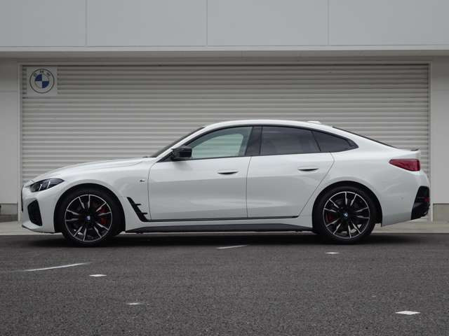 4シリーズグランクーペM440i xドライブ 4WD