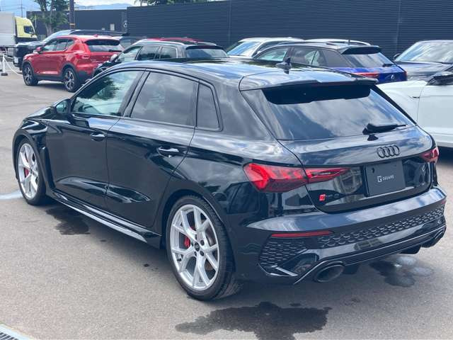 RS3スポーツバック2.5 4WD