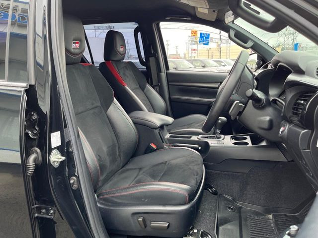 �y��p�X�|�[�c�V�[�g�z�z�[���h���ɗD��A�J�[�u���̑̂������}�����Ă���܂��B�܂��A�̂Ƀt�B�b�g���邩�獘��w�������ɂ����A�����O�h���C�u�⍂�����s�ł����K�ɂ��߂������������܂���