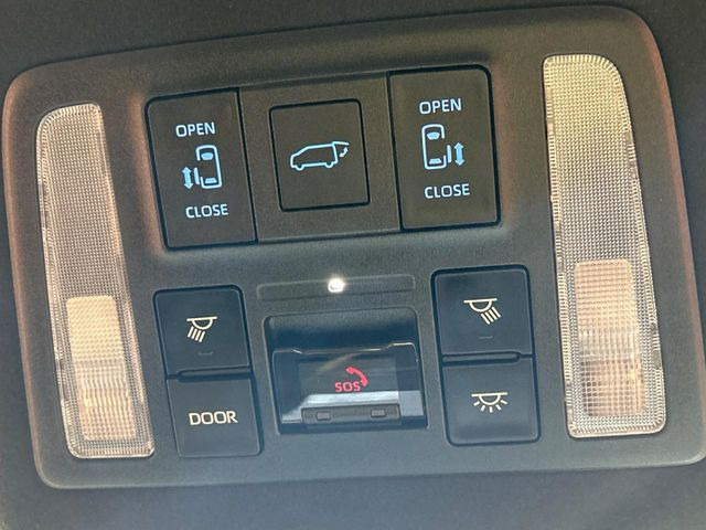 【パワーバックドア】スマートキーや運転席のボタンを押すだけでリアゲートが自動で開閉します!荷物を持っている時や、高い位置にあるバックドアを閉める際に便利な機能です♪