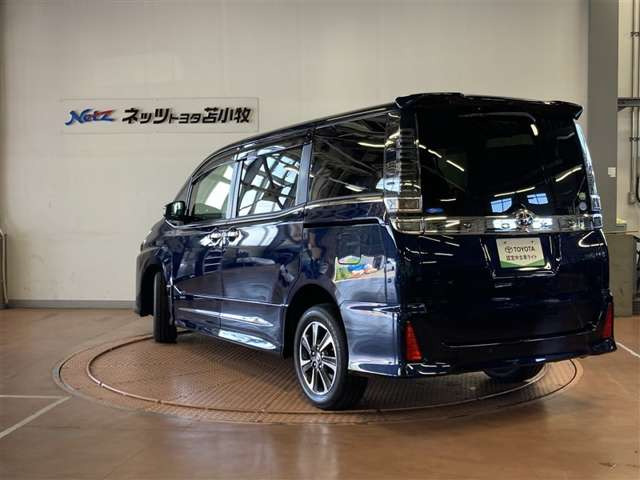 ヴォクシー2.0 ZS 煌II 4WD