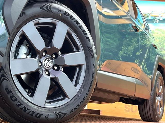 �y����18�C���`�A���~�z�C�[���z�O�ςɃ}�b�`���������A���~�z�C�[���𑕒����Ă���܂��B�e��ЊO�A���~�z�C�[����A�X�^�b�h���X�^�C�����戵�����Ă���܂��B���񂲑��k����������