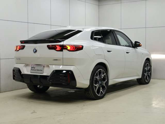iX2xドライブ30 Mスポーツ 4WD