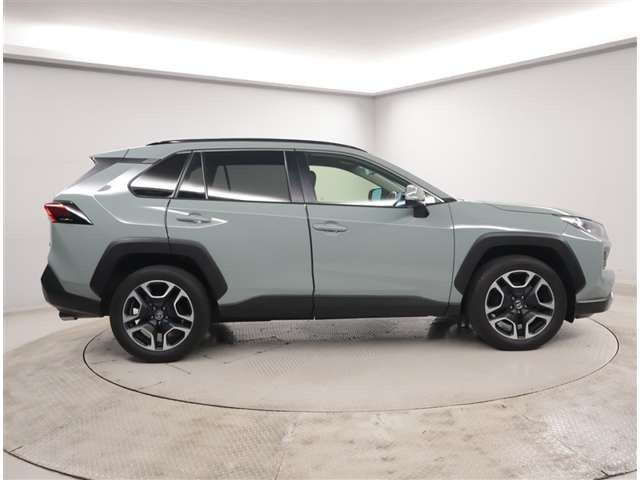 RAV42.0 アドベンチャー 4WD
